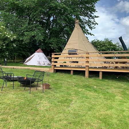 Burtree House & Retreats Tipi With Secluded Hot Tub Hotell Thirkleby Exteriör bild