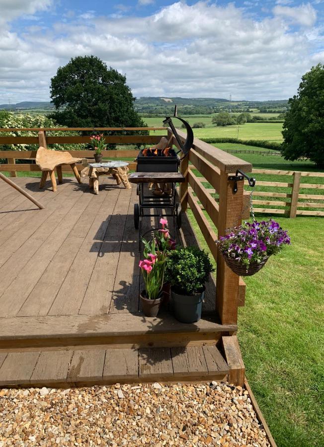 Burtree House & Retreats Tipi With Secluded Hot Tub Hotell Thirkleby Exteriör bild