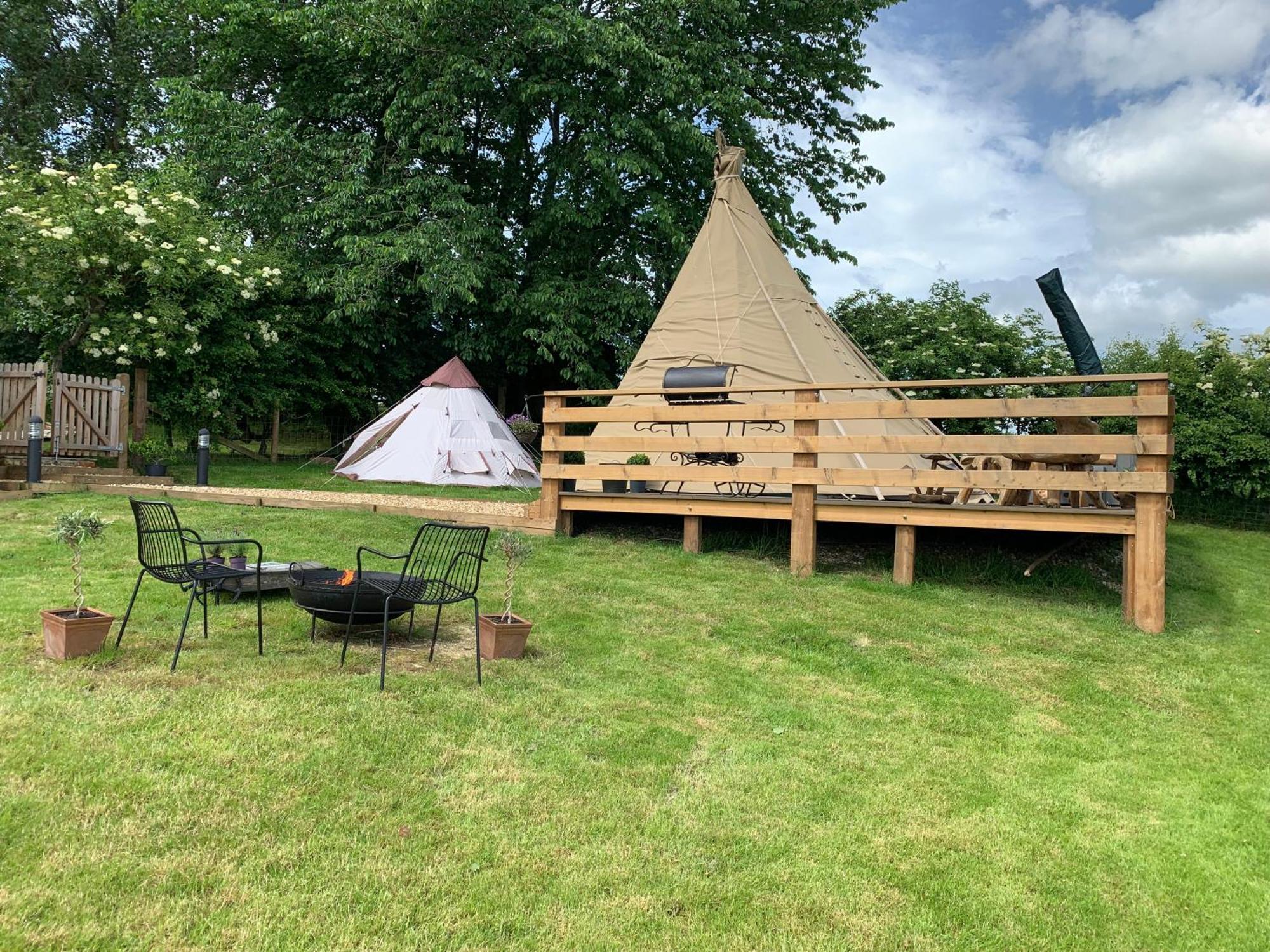 Burtree House & Retreats Tipi With Secluded Hot Tub Hotell Thirkleby Exteriör bild