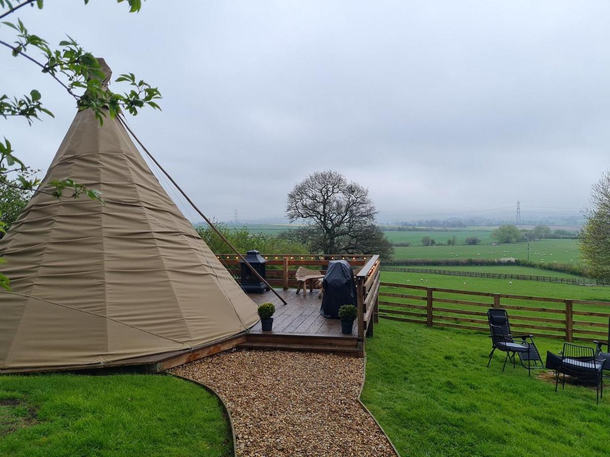 Burtree House & Retreats Tipi With Secluded Hot Tub Hotell Thirkleby Exteriör bild
