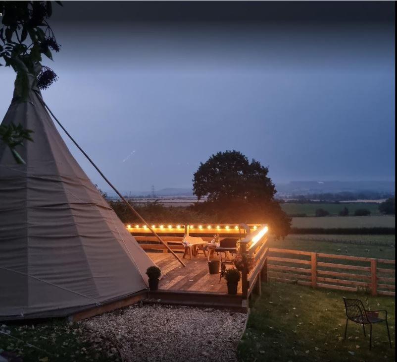 Burtree House & Retreats Tipi With Secluded Hot Tub Hotell Thirkleby Exteriör bild