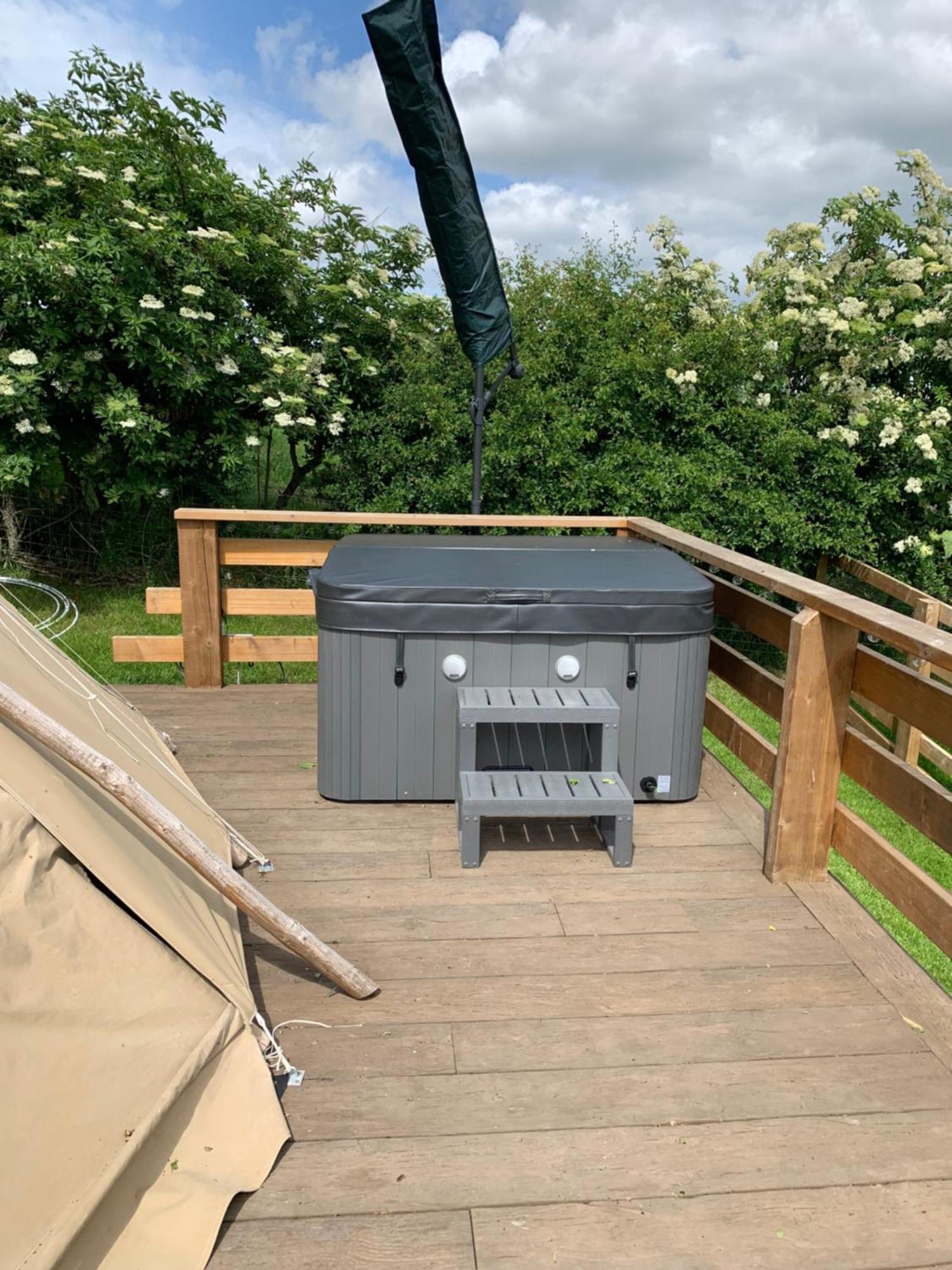 Burtree House & Retreats Tipi With Secluded Hot Tub Hotell Thirkleby Exteriör bild
